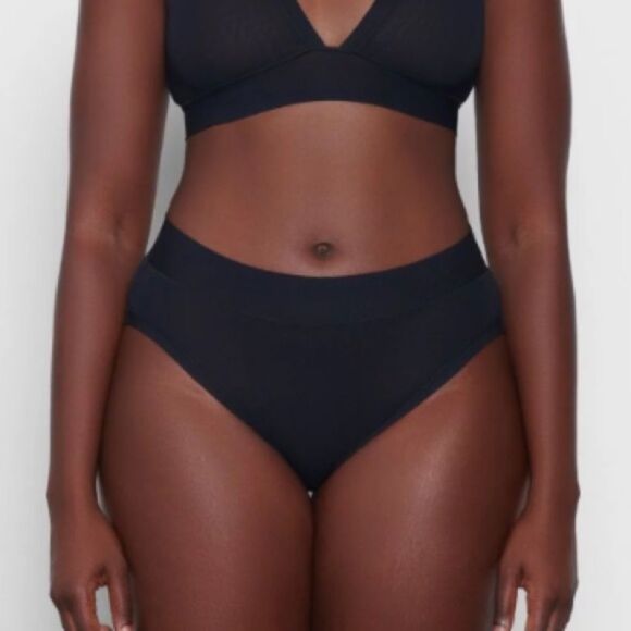 Skims Summer Mesh Brief - Onyx - 4x - Picture 2 of 5